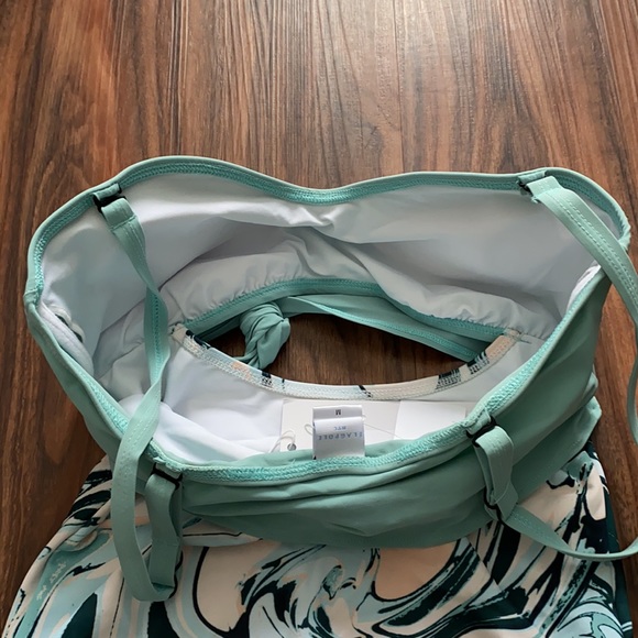 Flagpole Nora One Piece - Picture 11 of 13